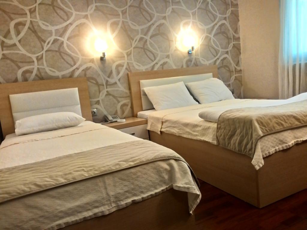 Guney Adana Otel Chambre photo
