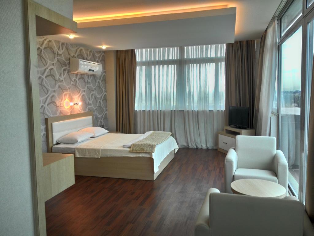Guney Adana Otel Chambre photo