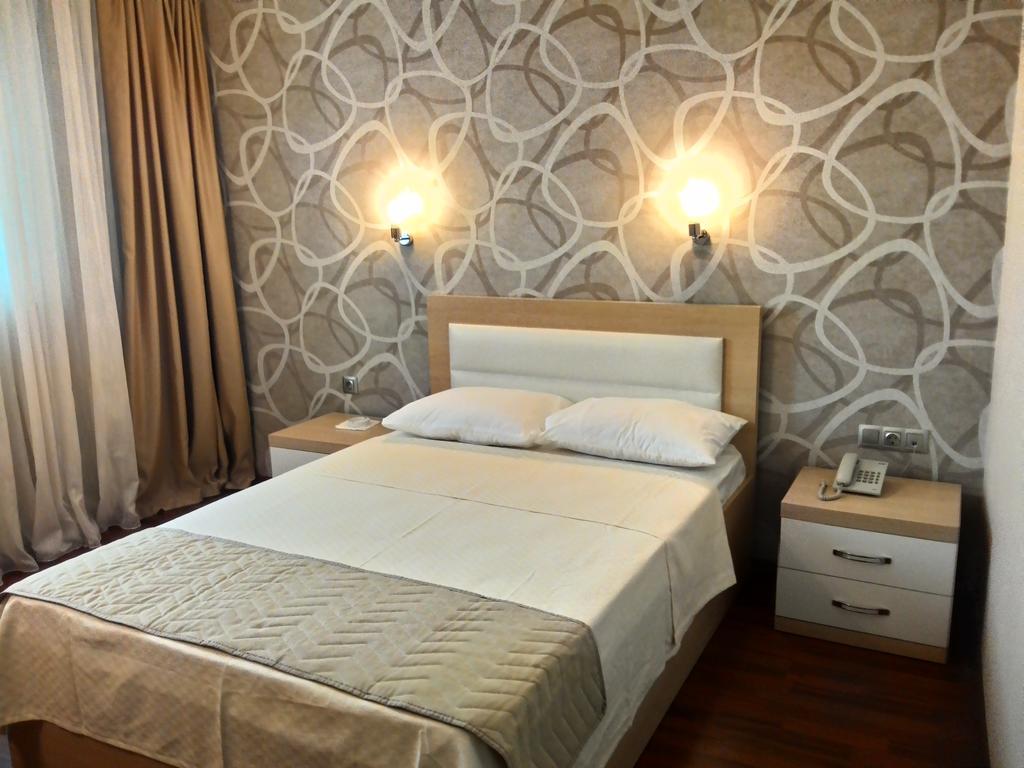 Guney Adana Otel Chambre photo